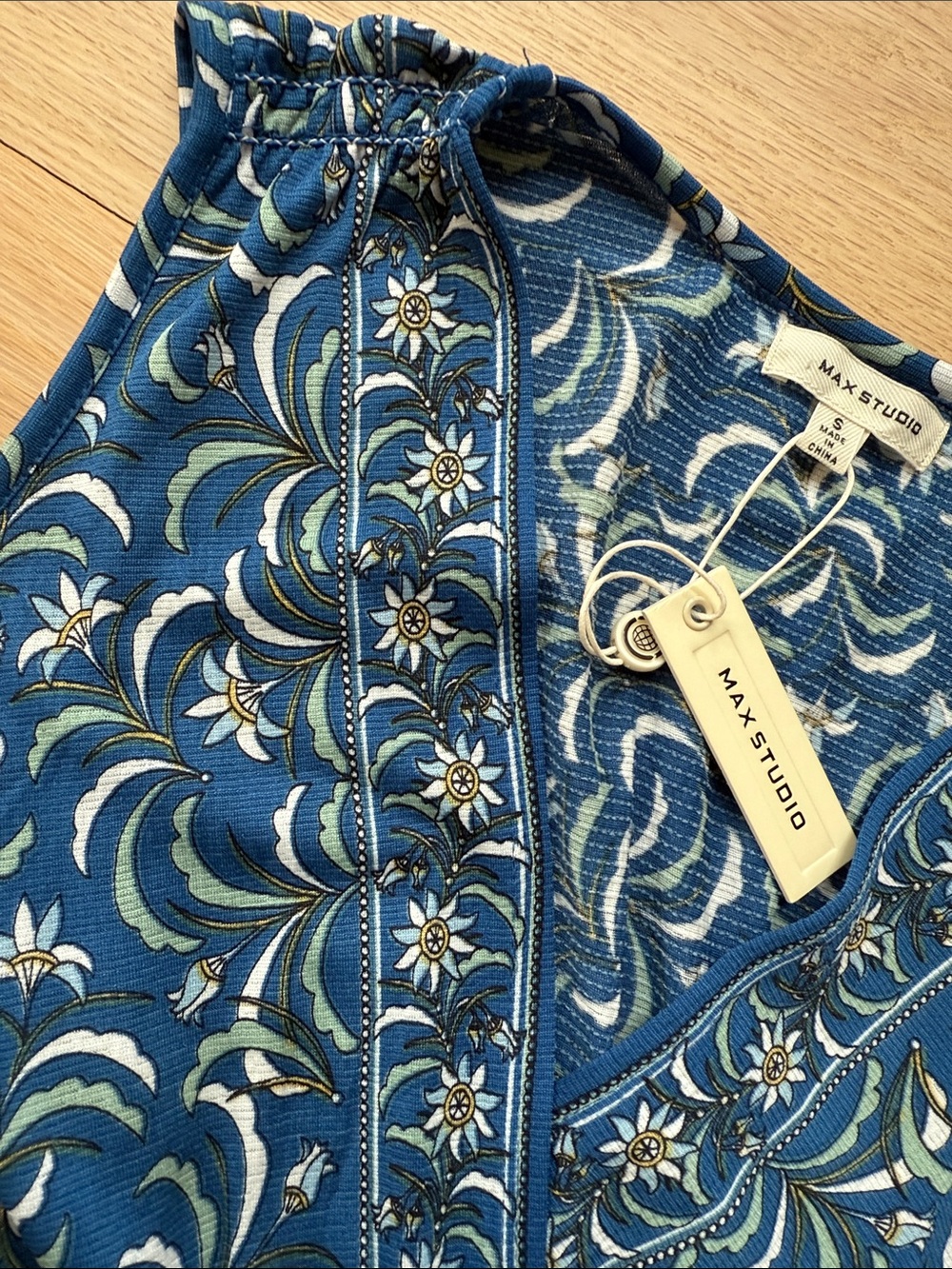 NWT Max Studio Tiered V-Neck Dress - Picture 3 of 11